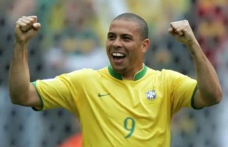 Picture for category Ronaldo Nazário