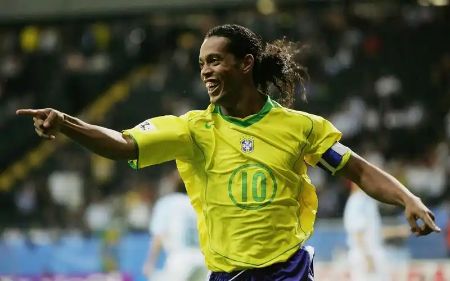 Picture for category Ronaldinho